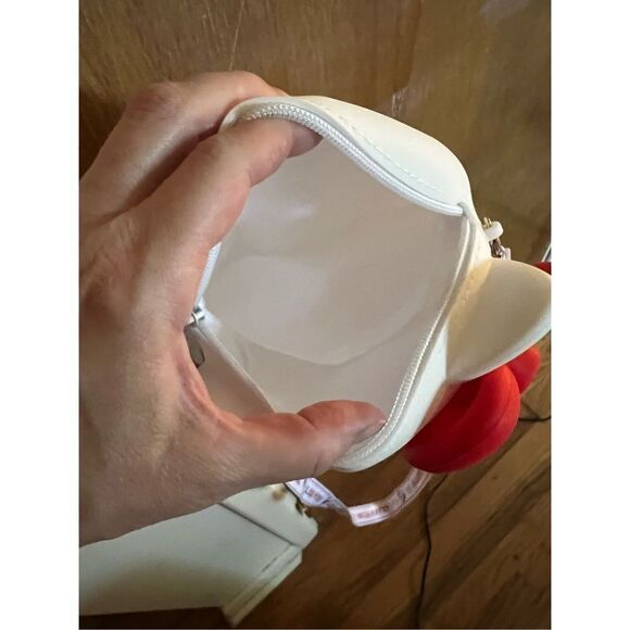 Sanrio Hello Kitty Silicone Crossbody Bag - Picture 8 of 12